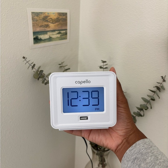 Capello White Digital Alarm Clock - Picture 1 of 4